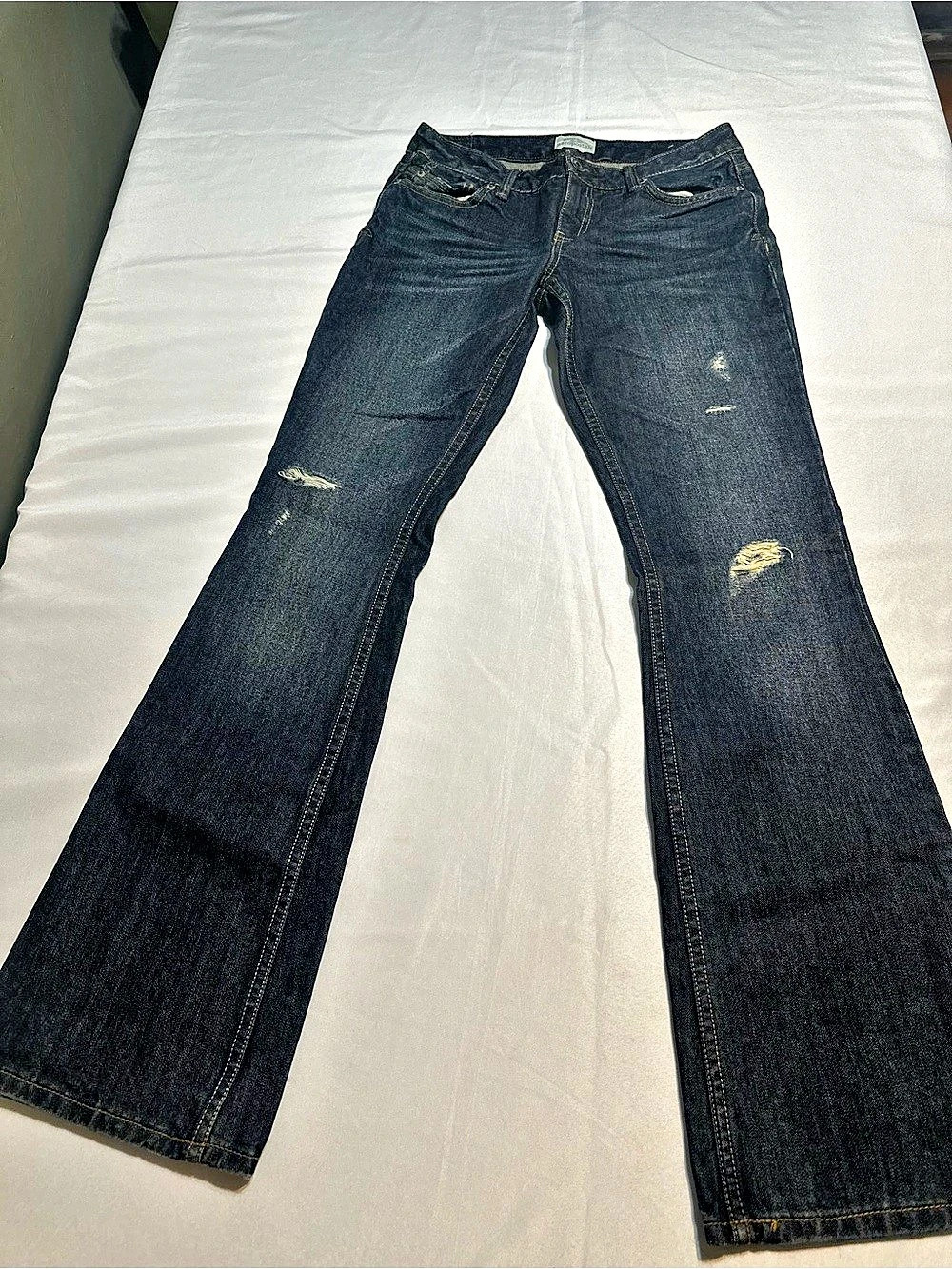 aéropostale Hailey Flare Distressed Flare Jeans in Blue Size 5/6